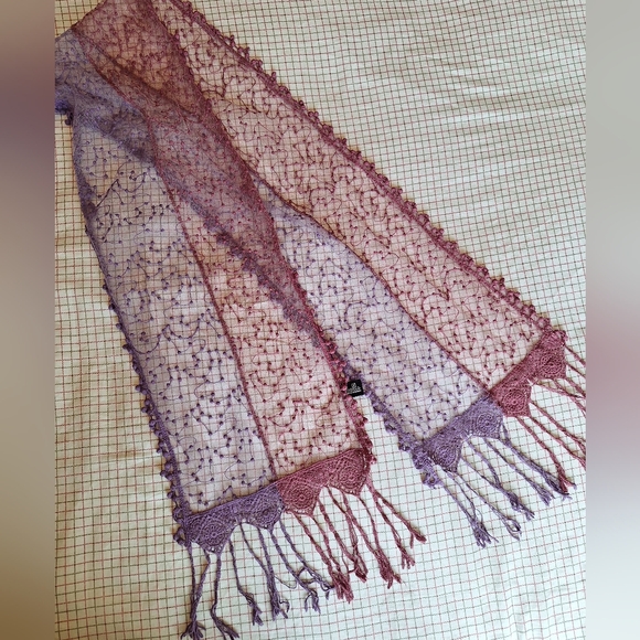 Lacey transparent scarf - Picture 2 of 7